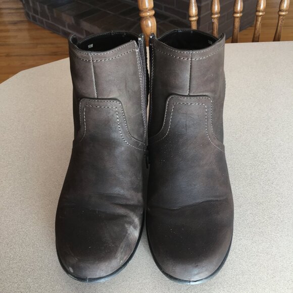 Easy Street Brown Bootie - Picture 3 of 8